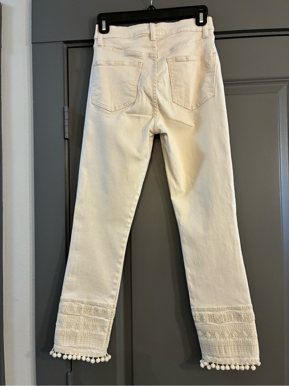 Tory Burch Cream Straight-Leg Cropped Jeans with Embroidered Pom Hem - Picture 3 of 6